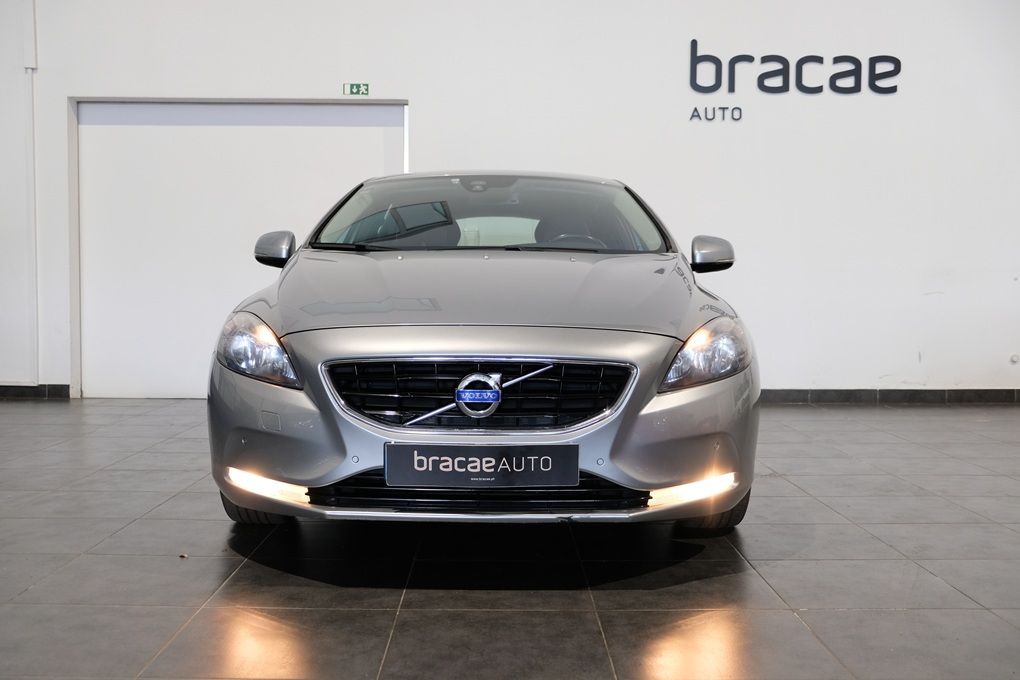 volvo-v40-2013-diesel-1560cc
