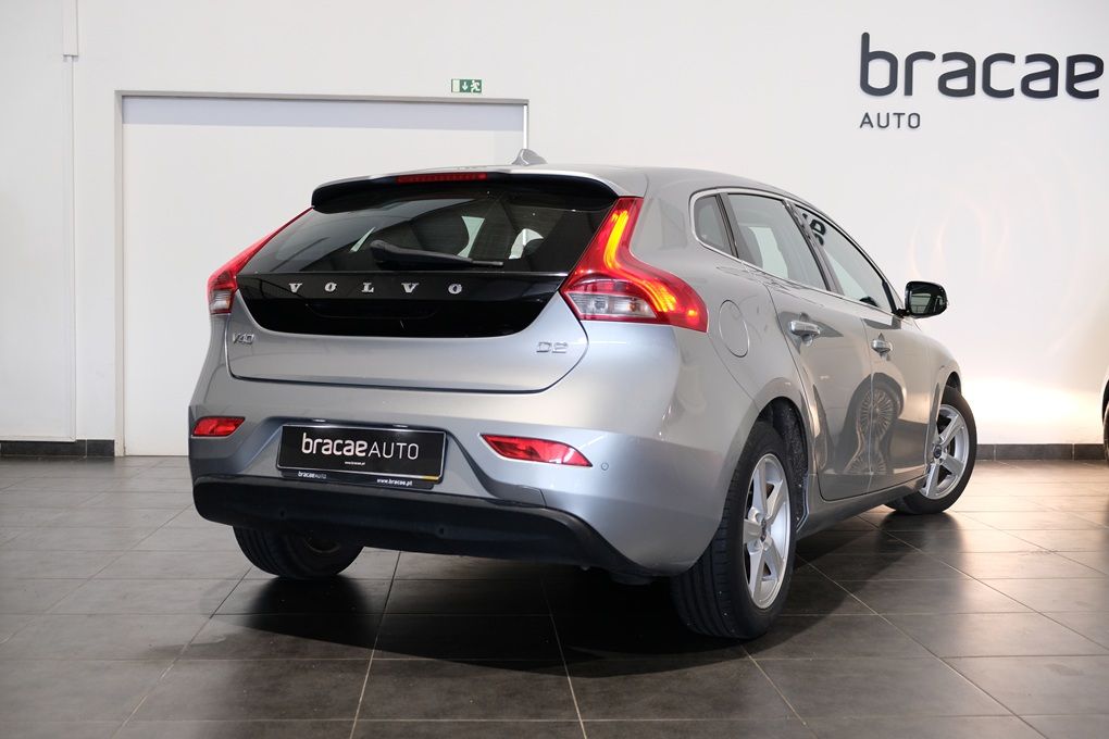 volvo-v40-2013-diesel-1560cc