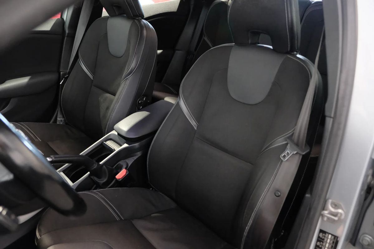 volvo-v40-2013-diesel-1560cc