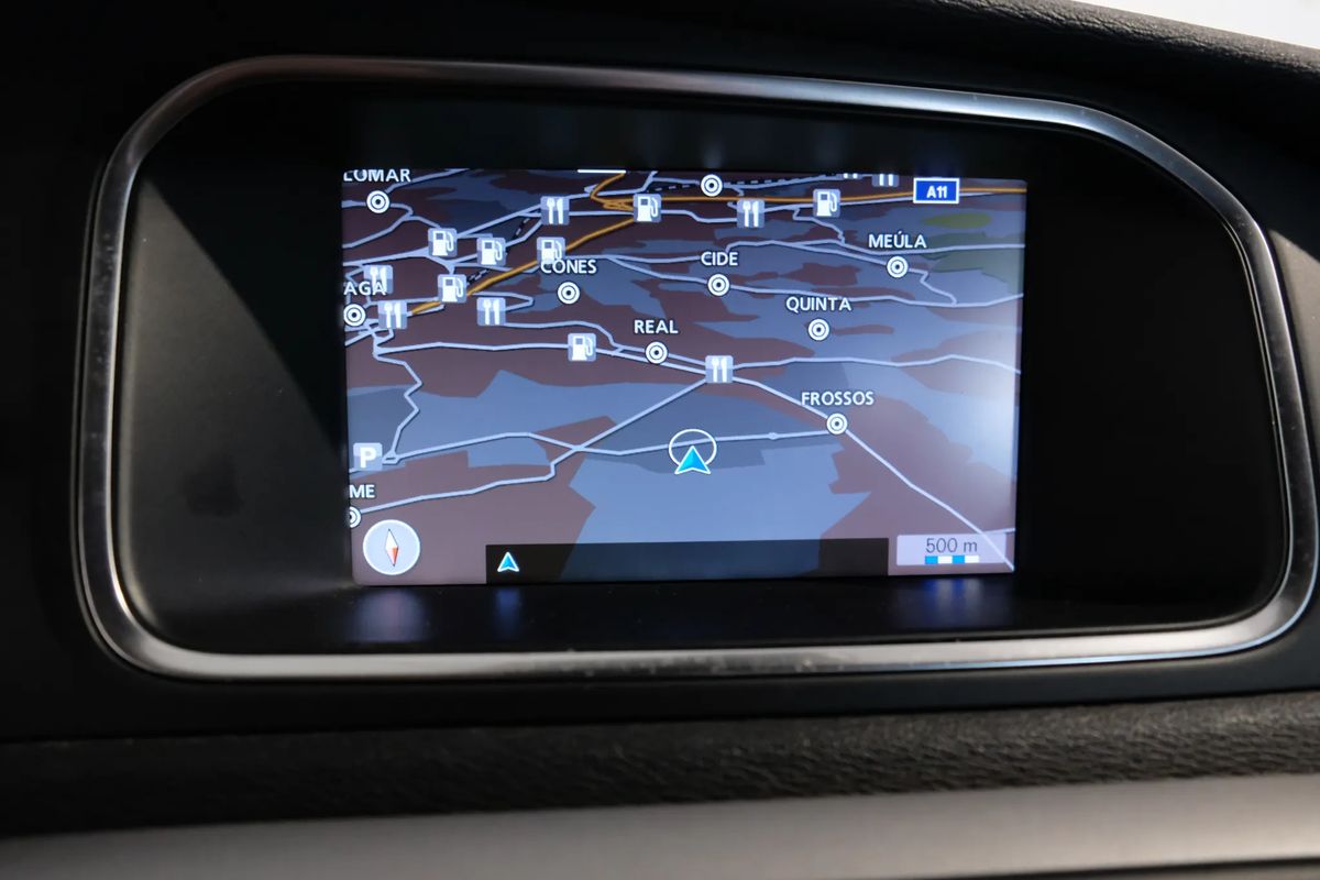 volvo-v40-2013-diesel-1560cc