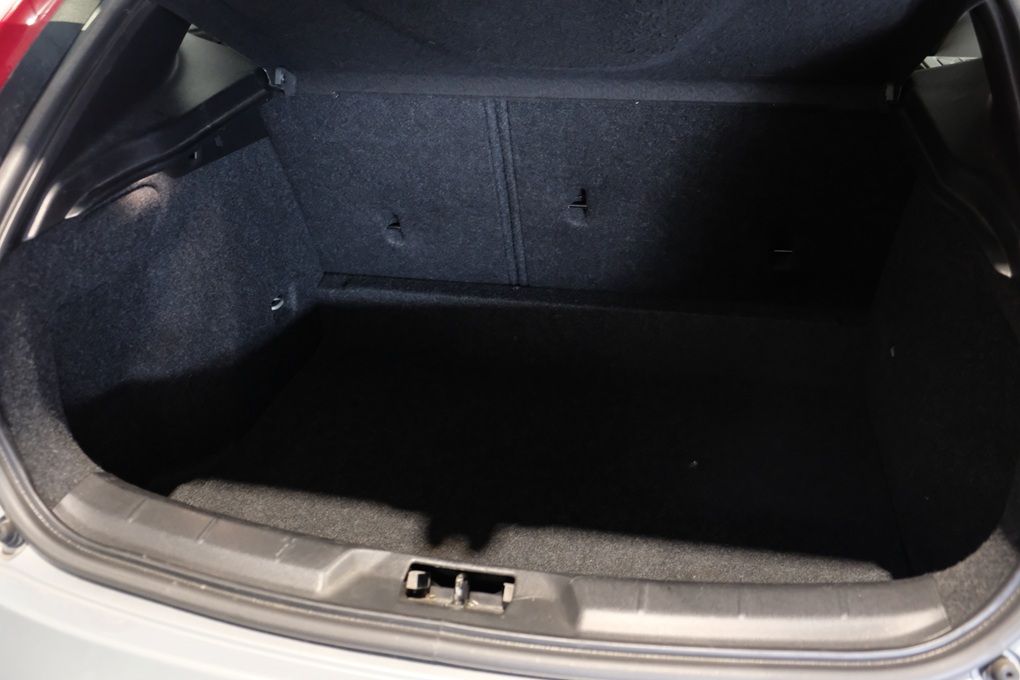 volvo-v40-2013-diesel-1560cc