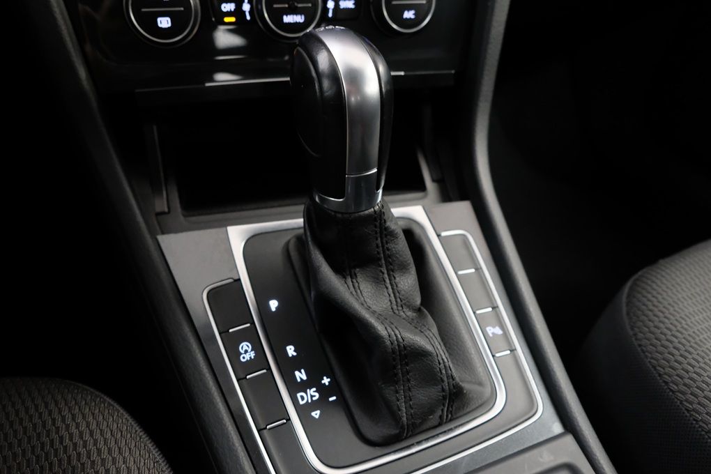 volkswagen-golf-2019-gasolina-999cc