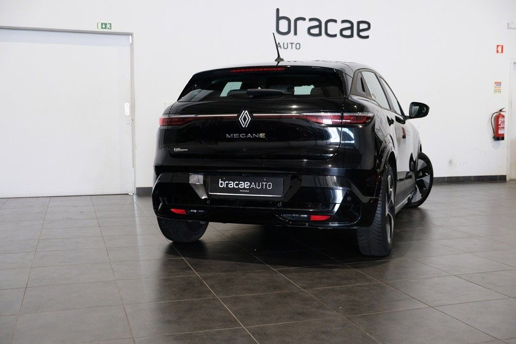 renault-megane-e-tech-2023-eletrico-0cc