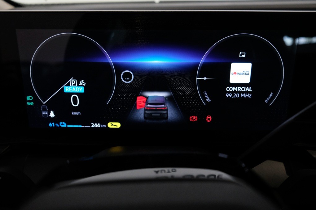 renault-megane-e-tech-2023-eletrico-0cc