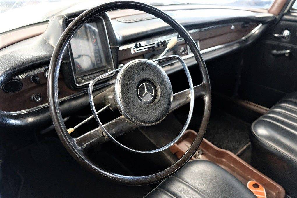 mercedes-benz-190-w110-c-1963-diesel-1980cc