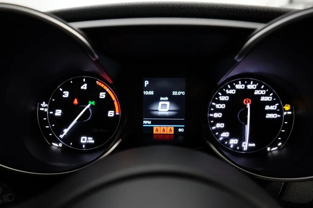 alfa-romeo-giulia-2019-diesel-2143cc
