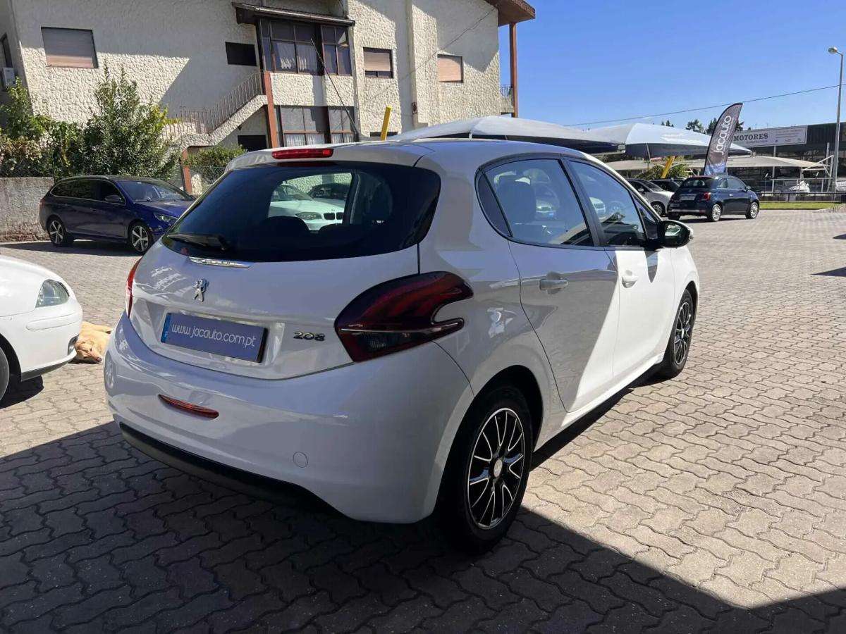 peugeot-208-2014-diesel-1398cc