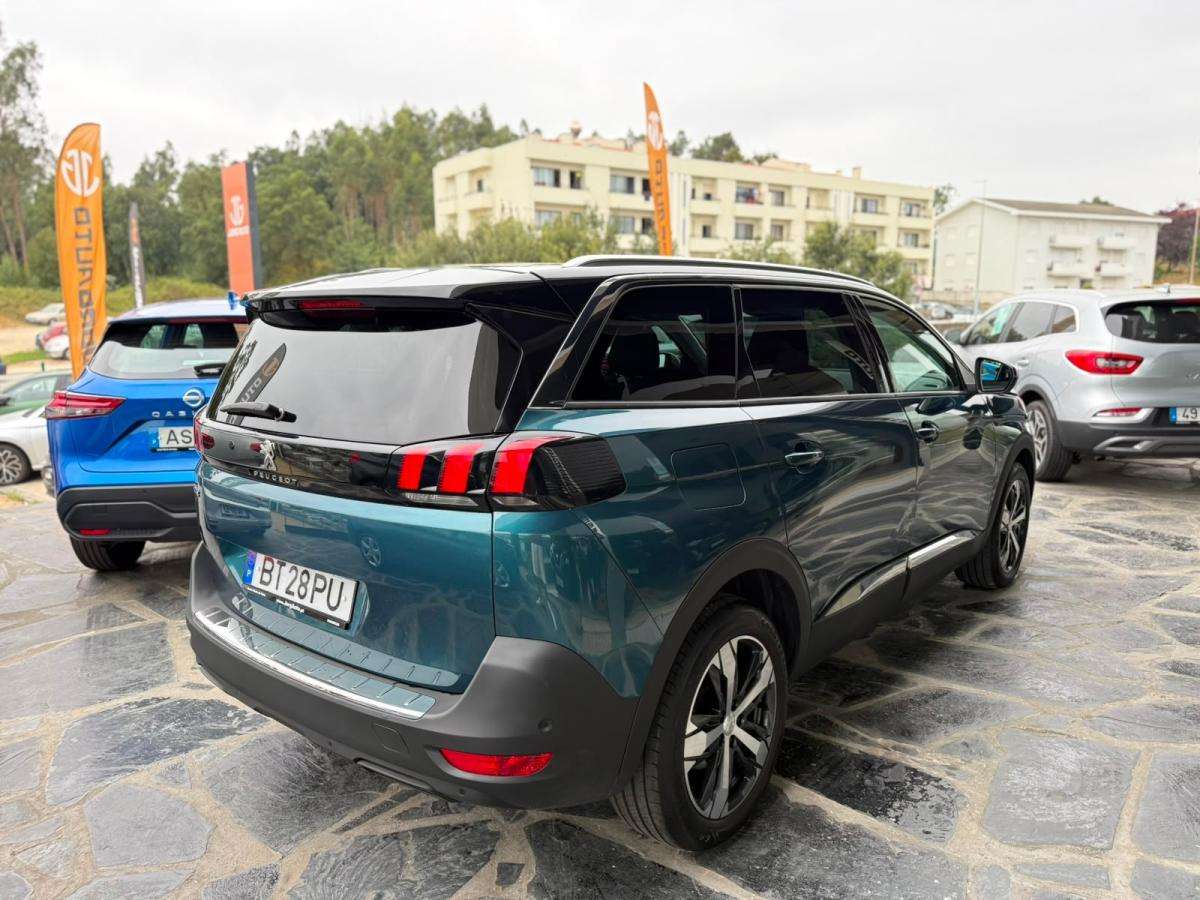 peugeot-5008-2019-gasolina-1199cc