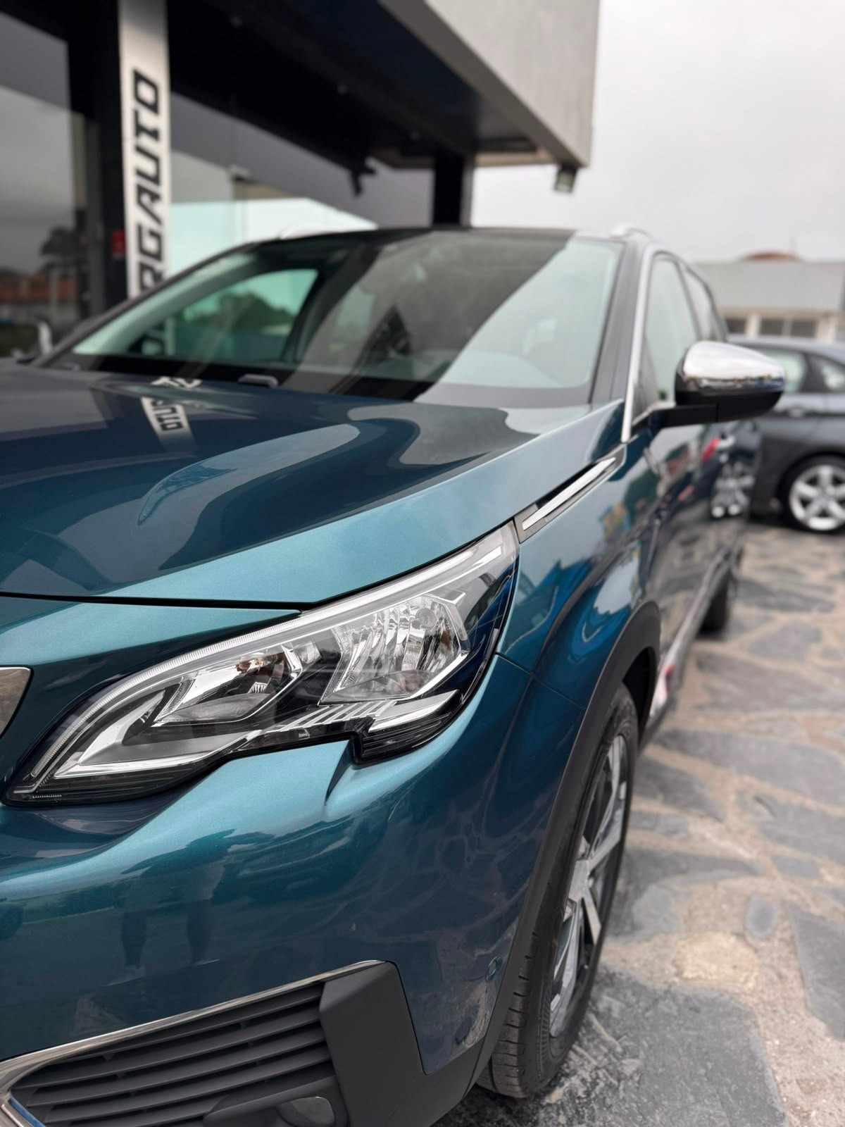 peugeot-5008-2019-gasolina-1199cc