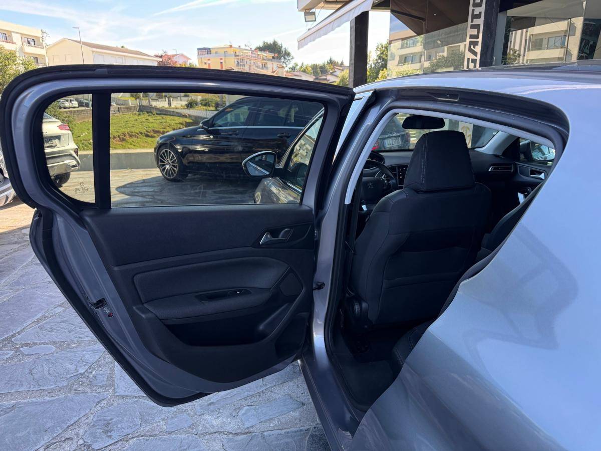 peugeot-308-2020-gasolina-1199cc