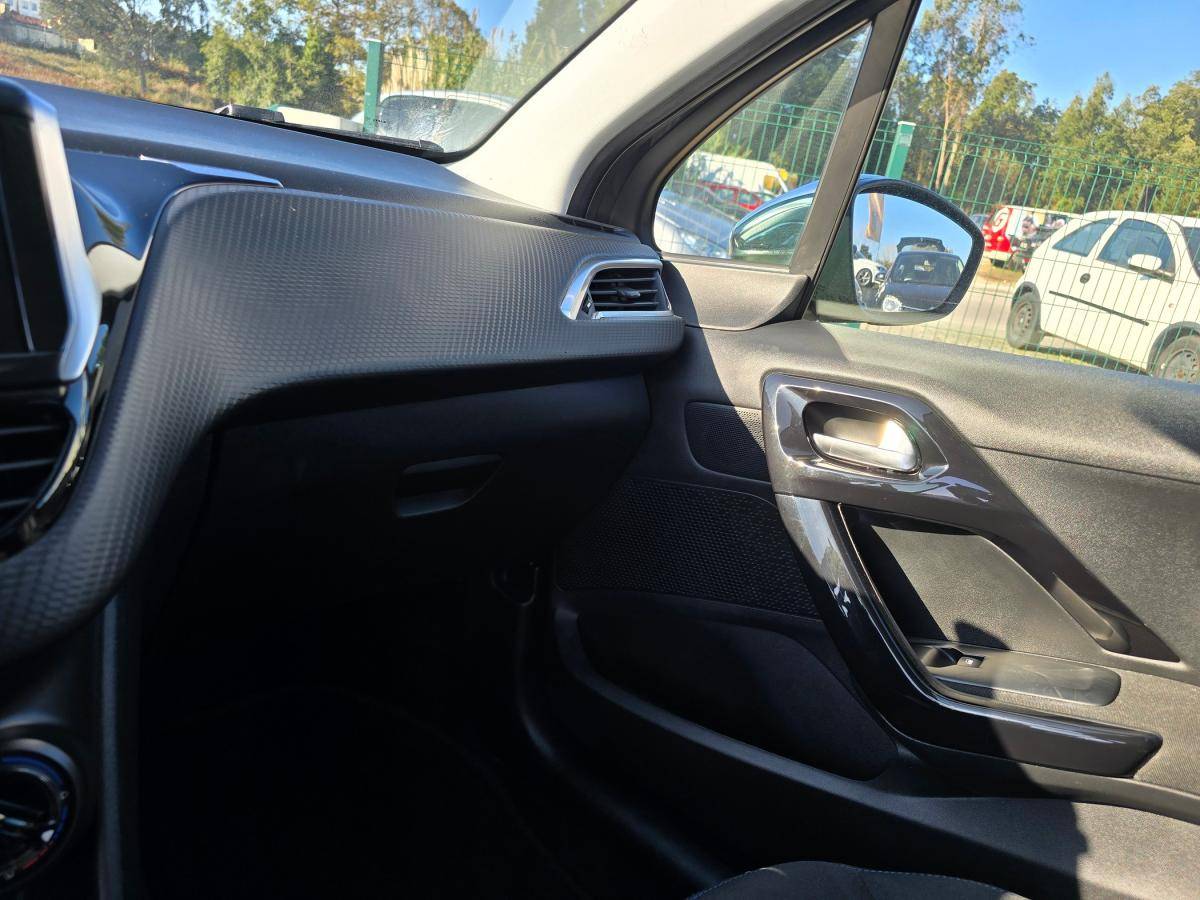 peugeot-208-2019-gasolina-1199cc