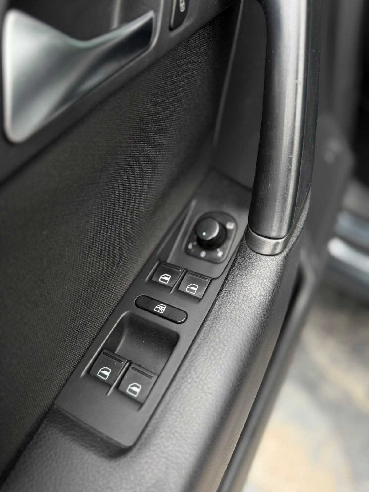 volkswagen-passat-variant-2011-diesel-1598cc