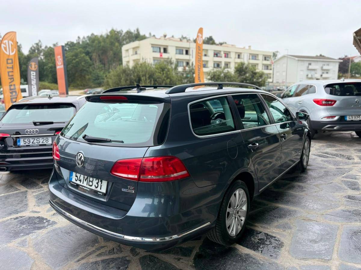 volkswagen-passat-variant-2011-diesel-1598cc