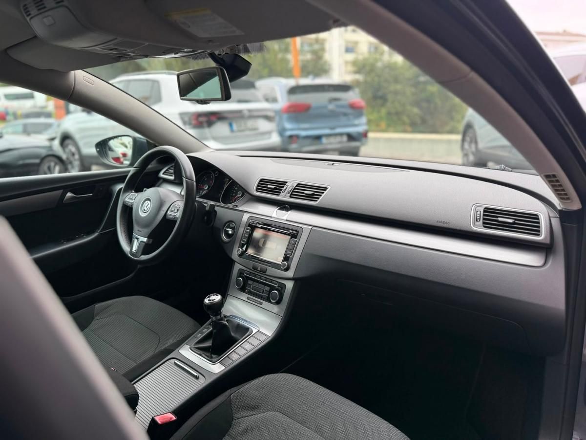 volkswagen-passat-variant-2011-diesel-1598cc