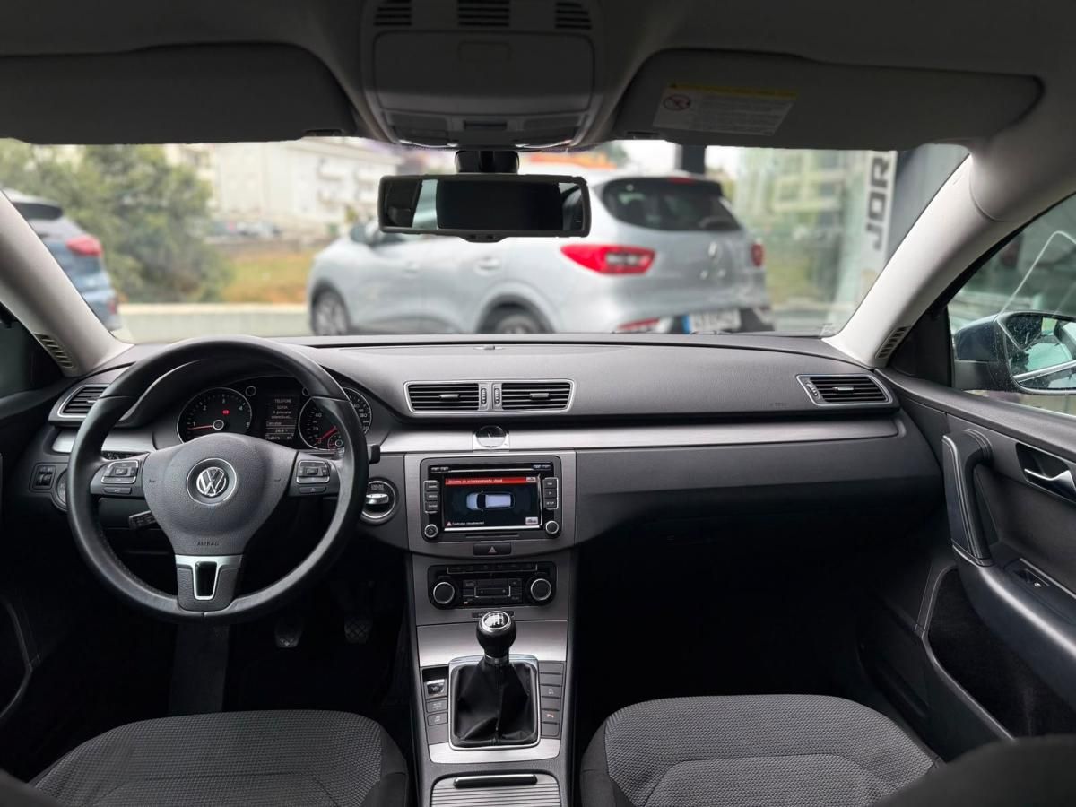 volkswagen-passat-variant-2011-diesel-1598cc