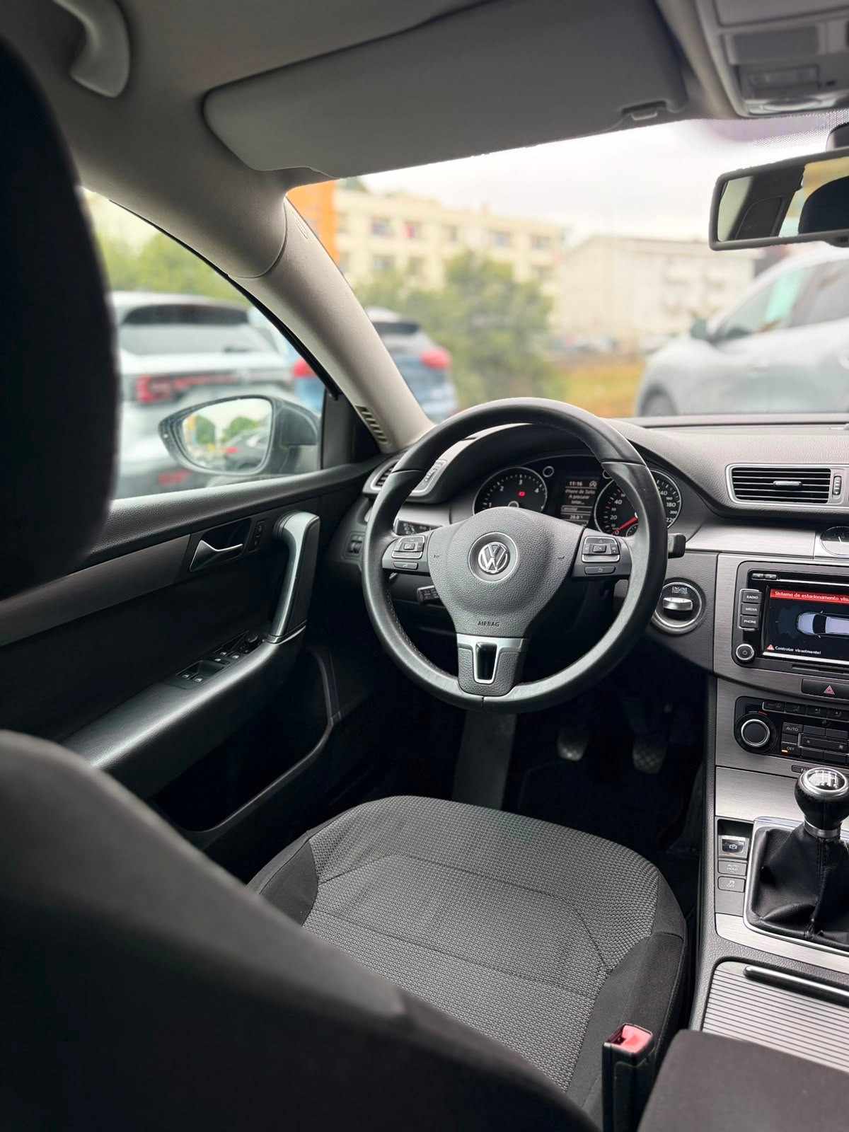 volkswagen-passat-variant-2011-diesel-1598cc