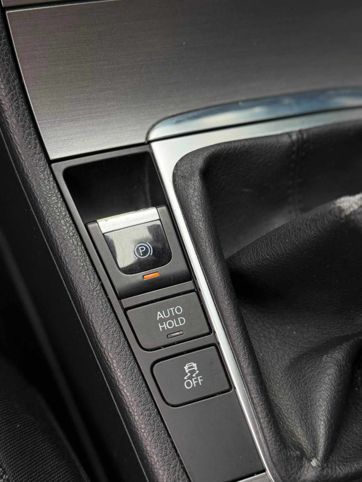 volkswagen-passat-variant-2011-diesel-1598cc
