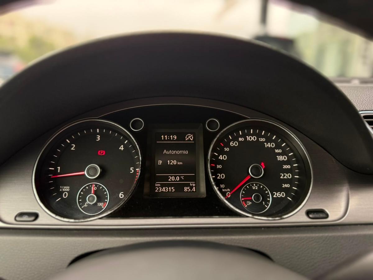 volkswagen-passat-variant-2011-diesel-1598cc