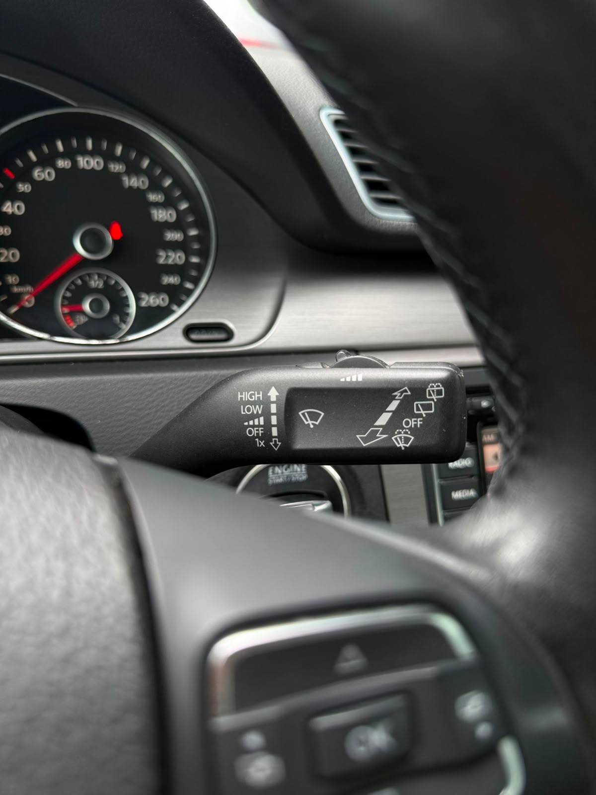 volkswagen-passat-variant-2011-diesel-1598cc