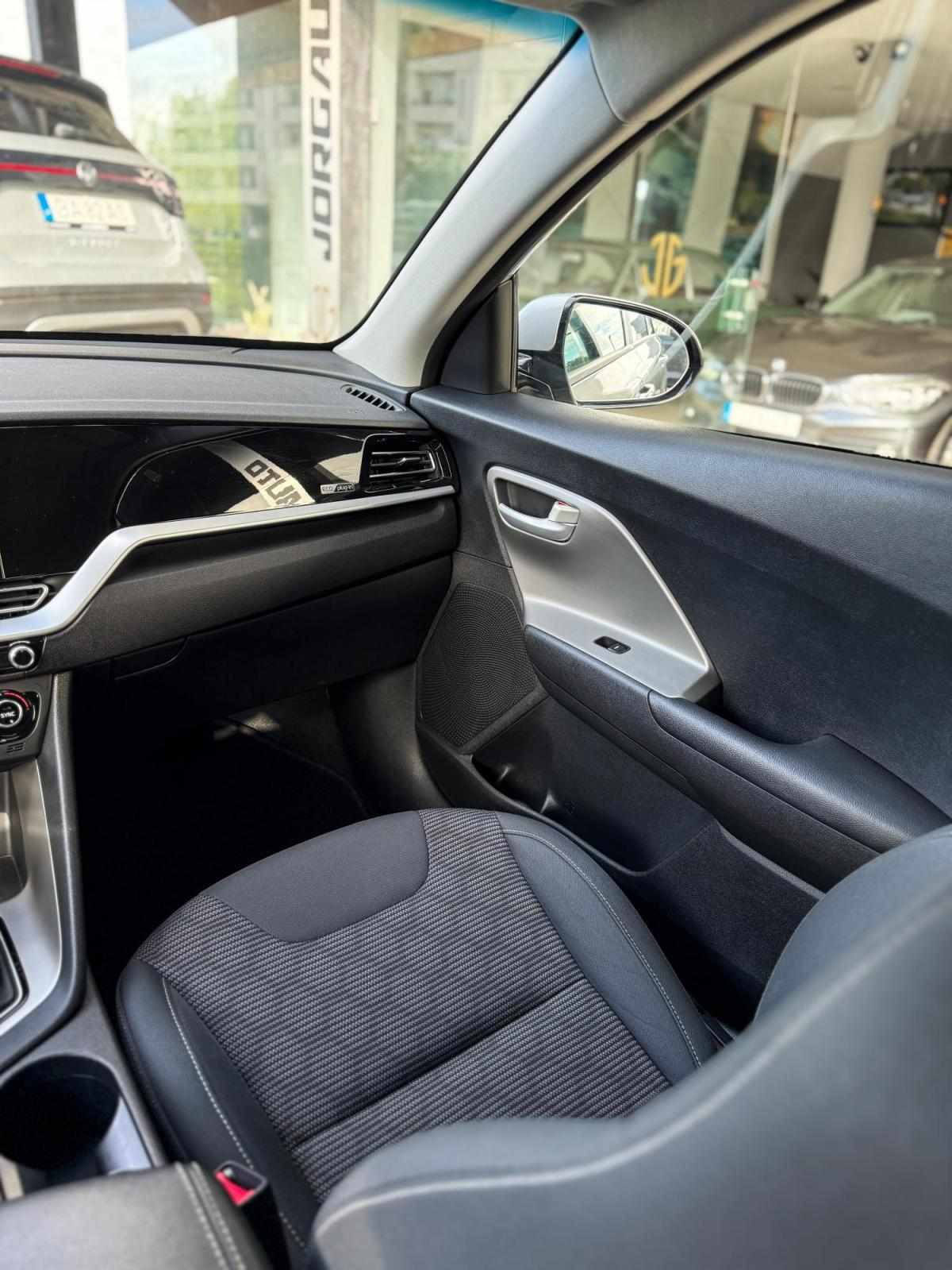 kia-niro-2020-hibrido-a-gasolina-1580cc