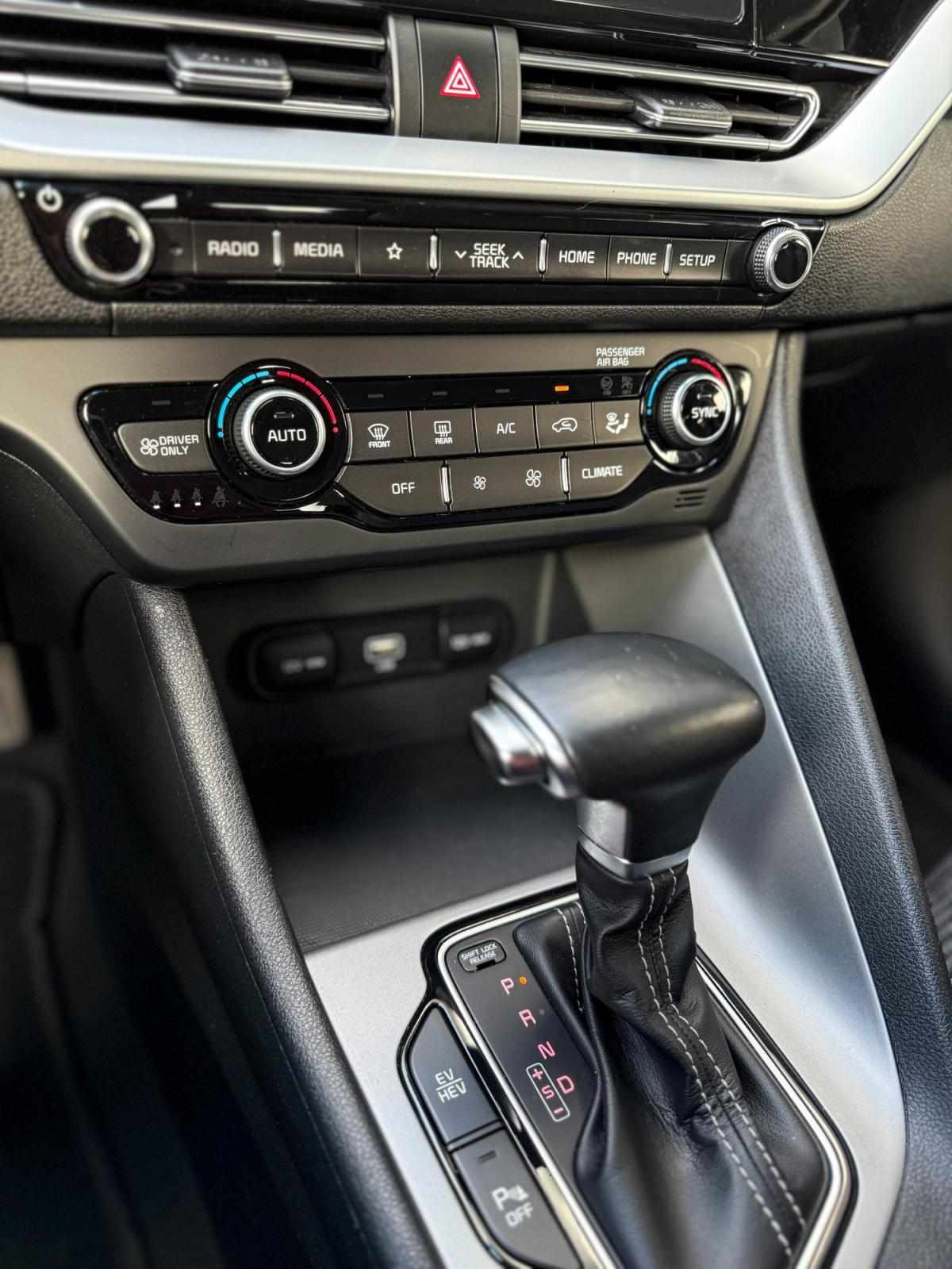 kia-niro-2020-hibrido-a-gasolina-1580cc