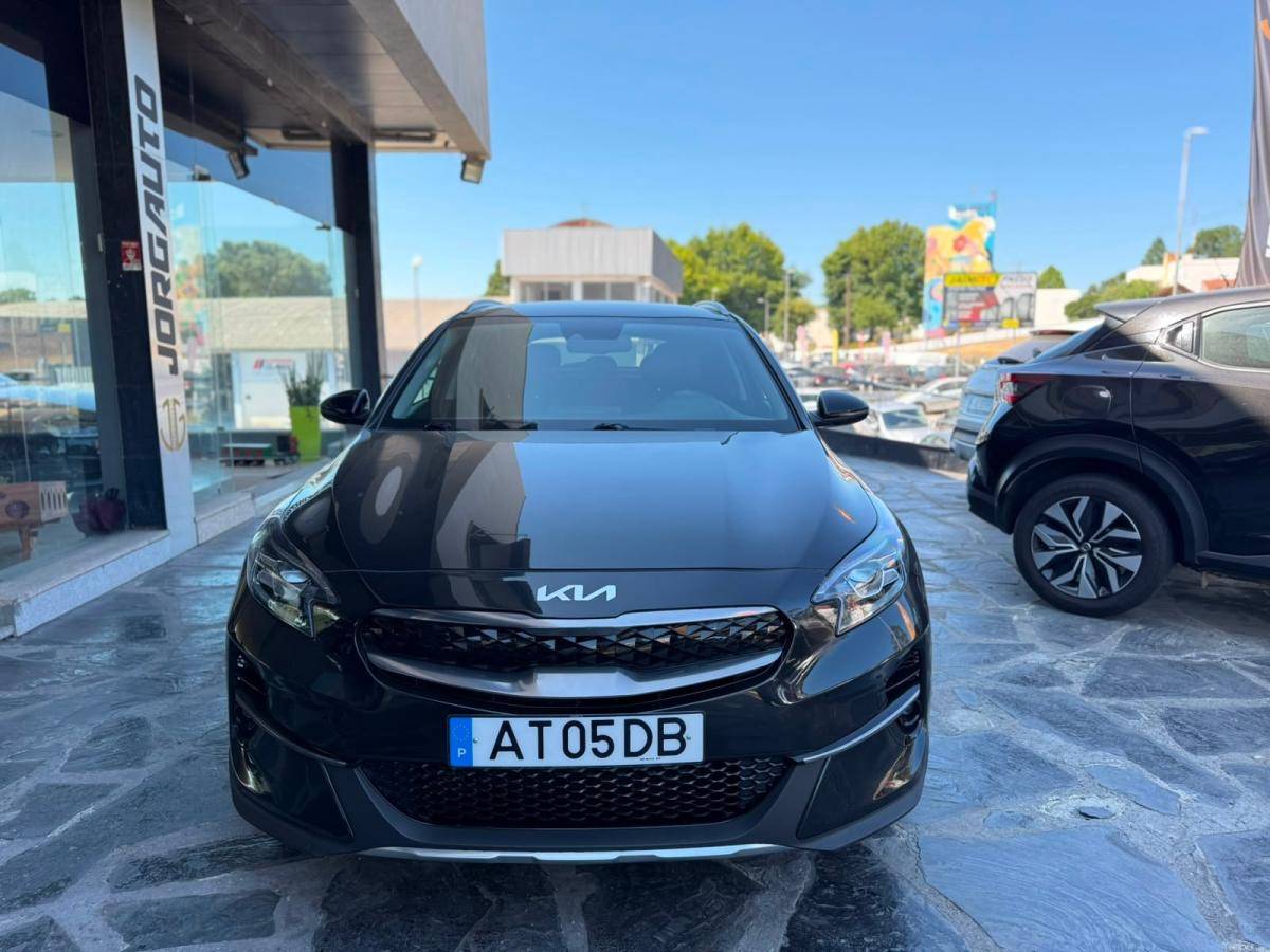 kia-xceed-2022-hibrido-a-gasolina-1580cc