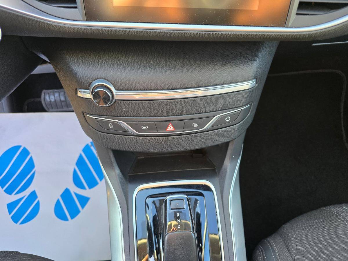 peugeot-308-2020-gasolina-1199cc