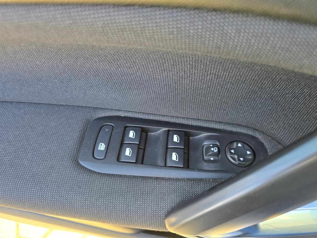 peugeot-308-2020-gasolina-1199cc