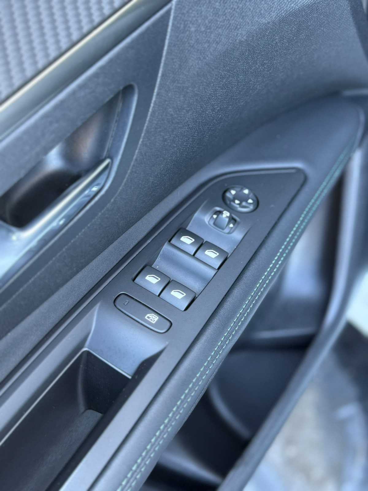 peugeot-3008-2021-hibrido-a-gasolina-1598cc