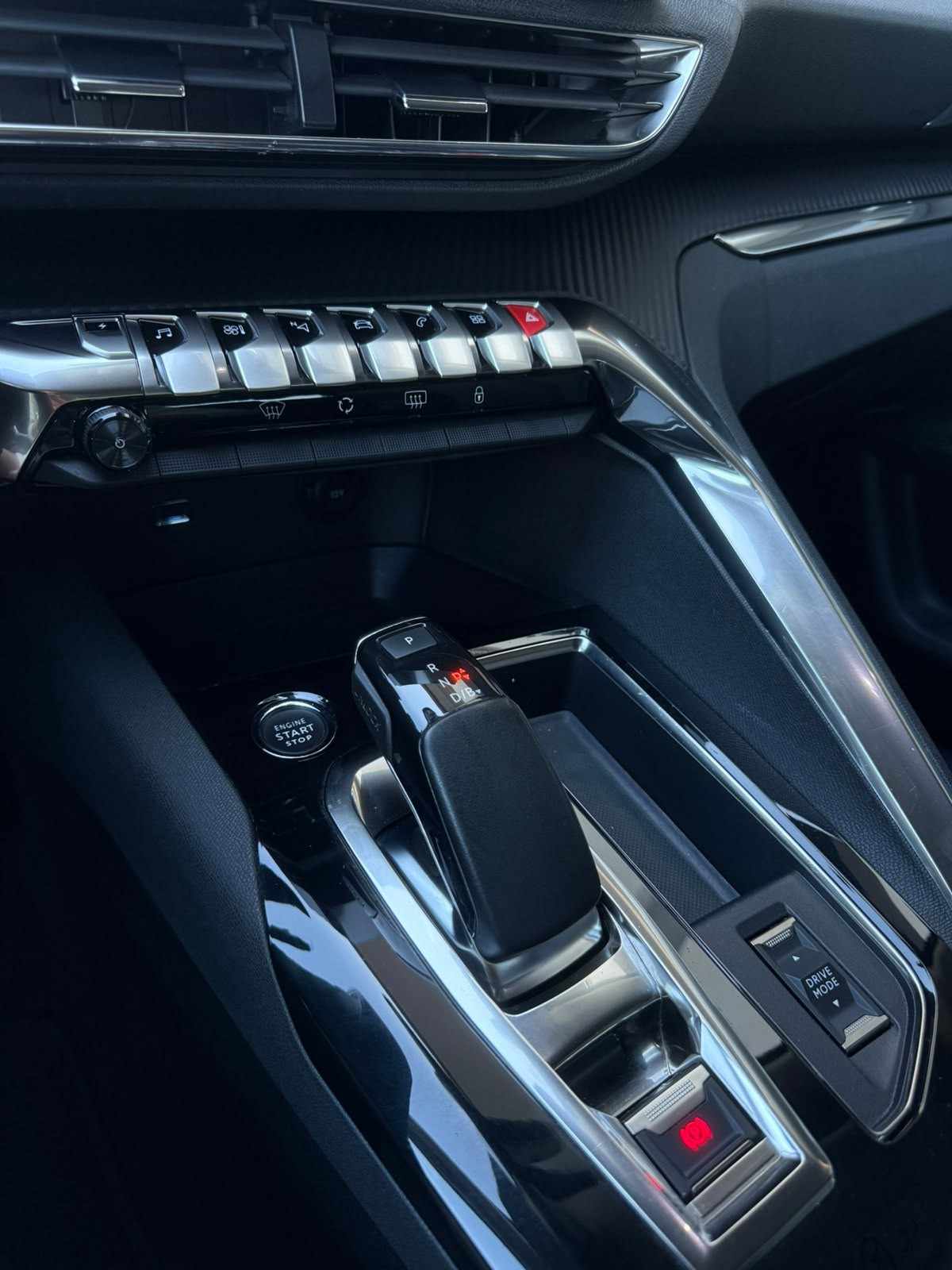 peugeot-3008-2021-hibrido-a-gasolina-1598cc