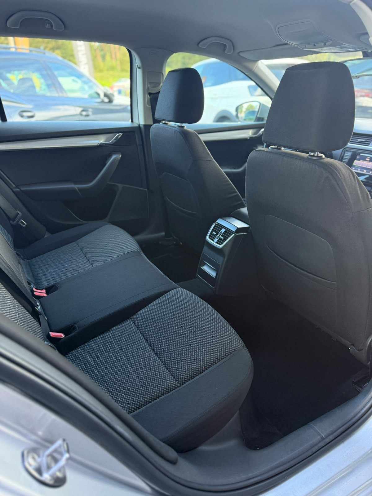 skoda-octavia-break-2014-diesel-1598cc