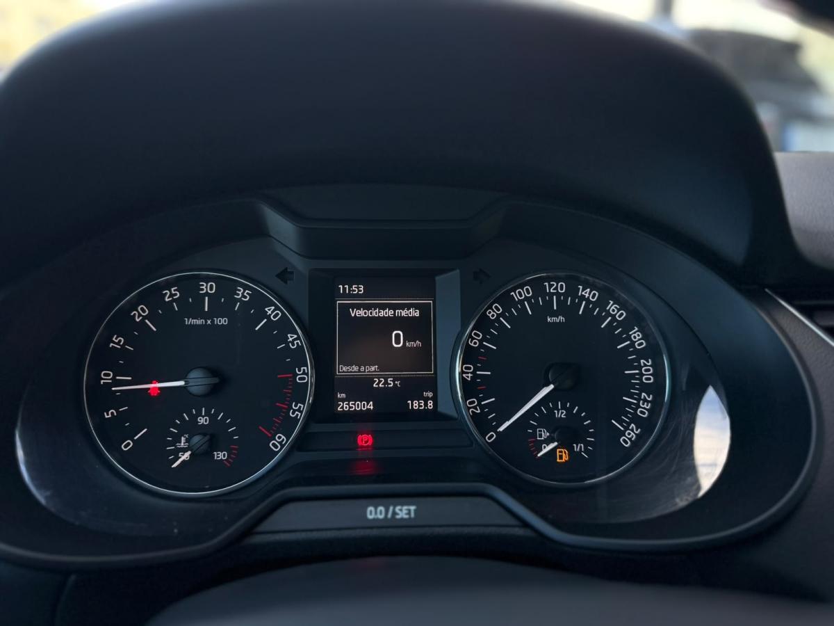 skoda-octavia-break-2014-diesel-1598cc