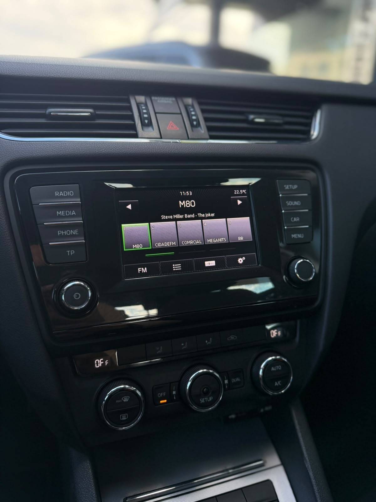 skoda-octavia-break-2014-diesel-1598cc