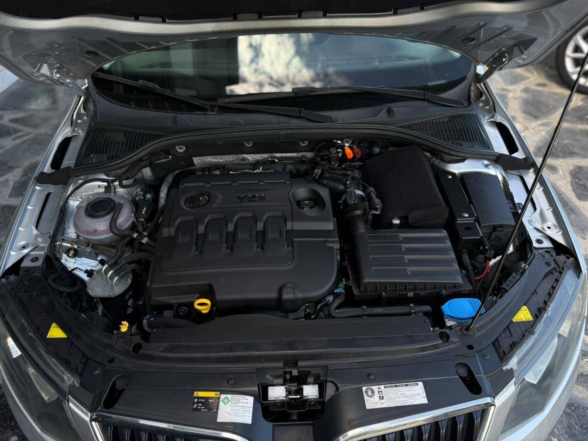 skoda-octavia-break-2014-diesel-1598cc