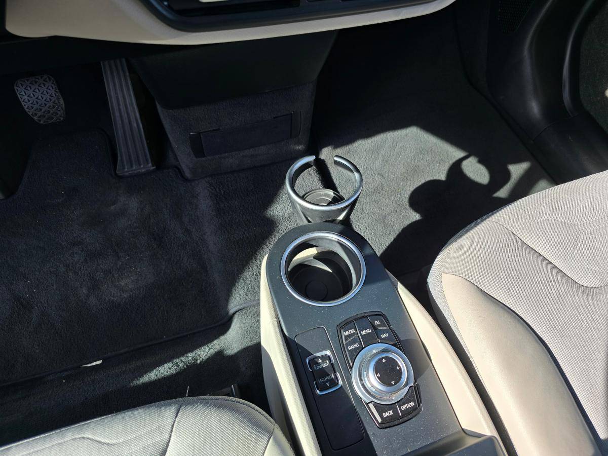 bmw-i3-2016-hibrido-a-gasolina-647cc