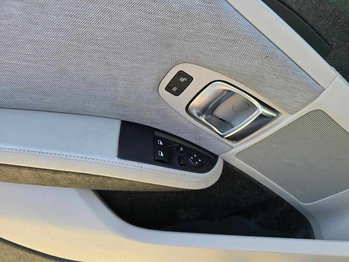 bmw-i3-2016-hibrido-a-gasolina-647cc