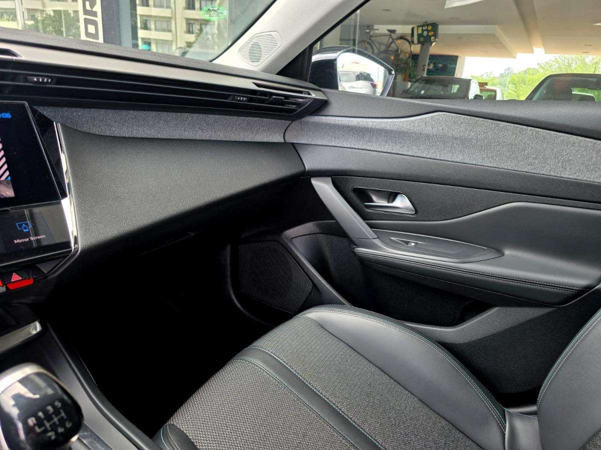 peugeot-308-2021-gasolina-1199cc