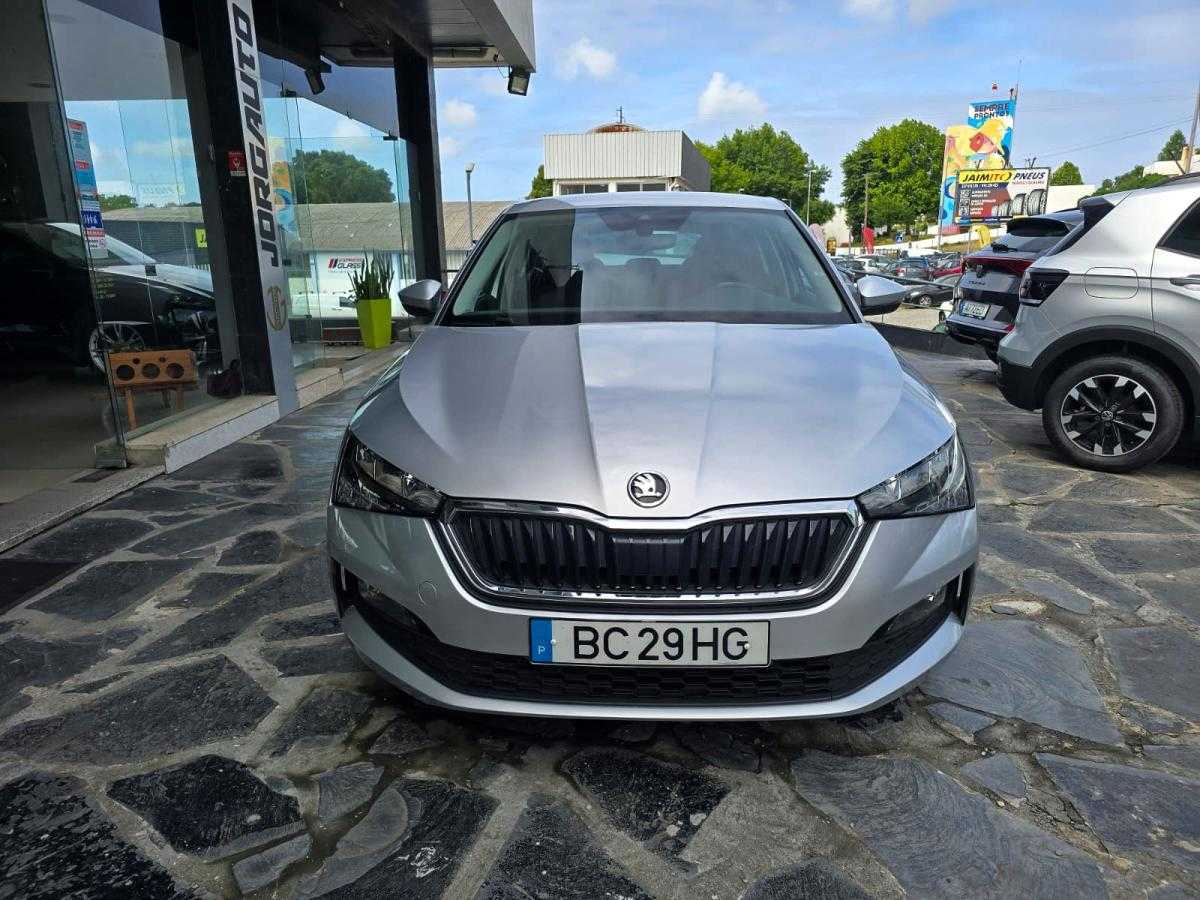 skoda-scala-2023-gasolina-999cc