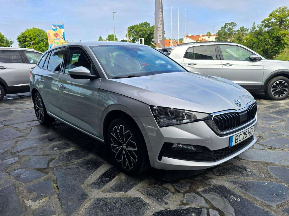 skoda-scala-2023-gasolina-999cc