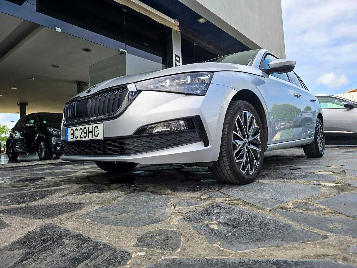 skoda-scala-2023-gasolina-999cc