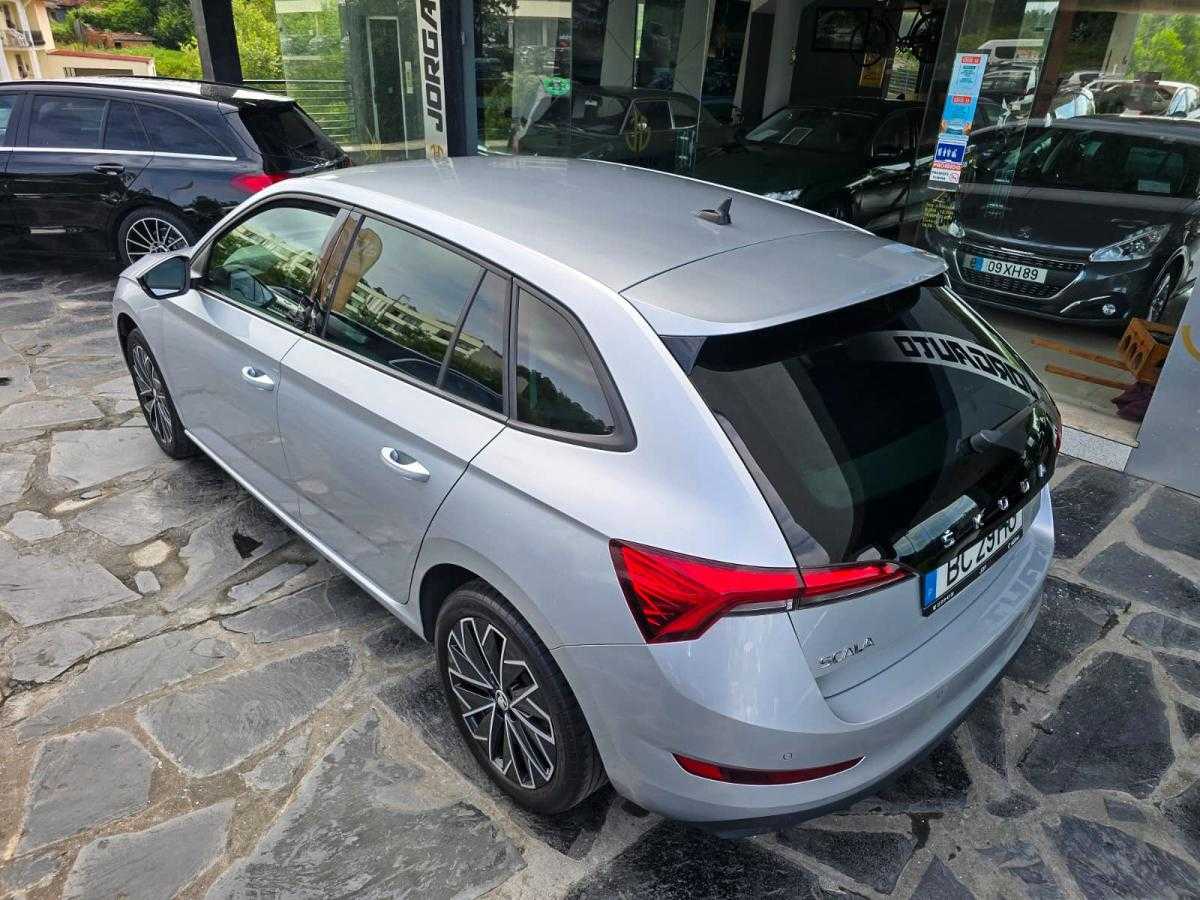 skoda-scala-2023-gasolina-999cc