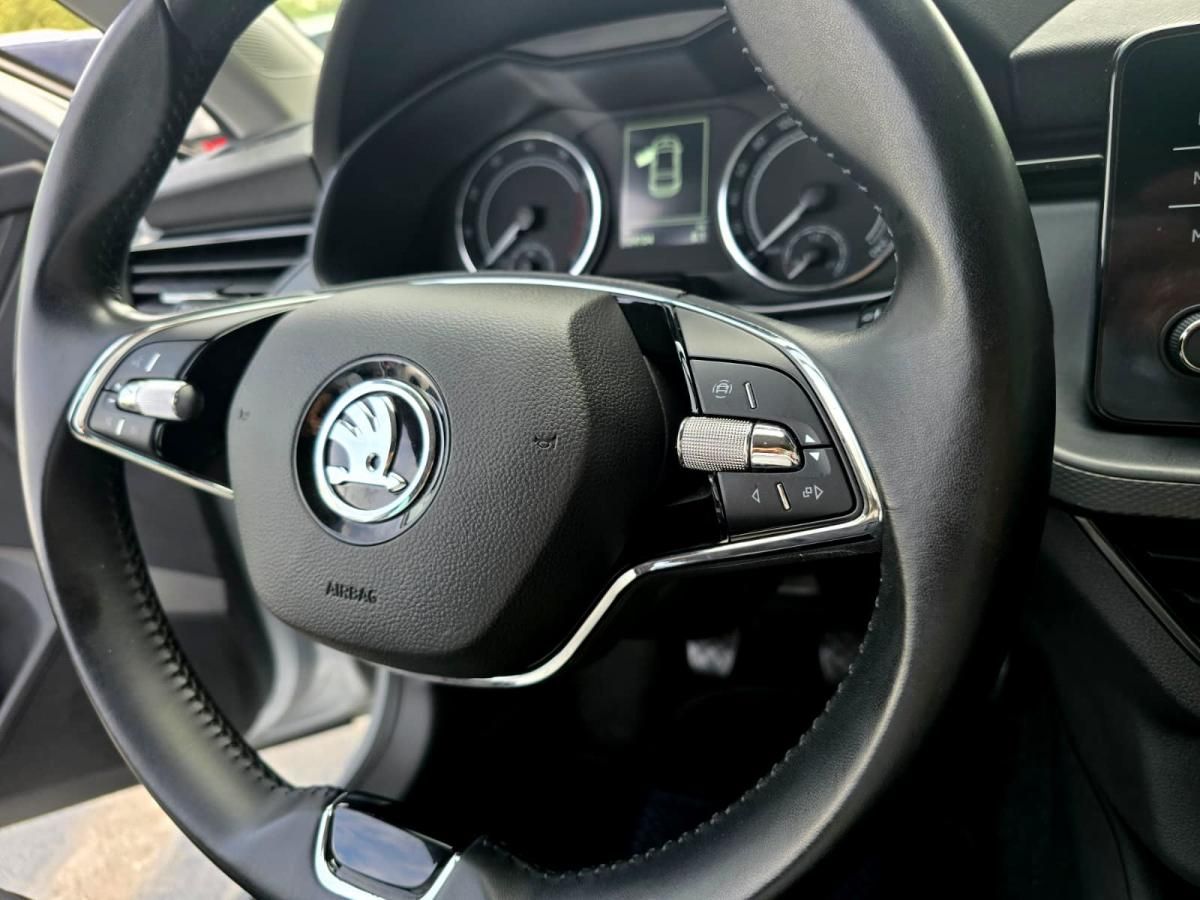 skoda-scala-2023-gasolina-999cc
