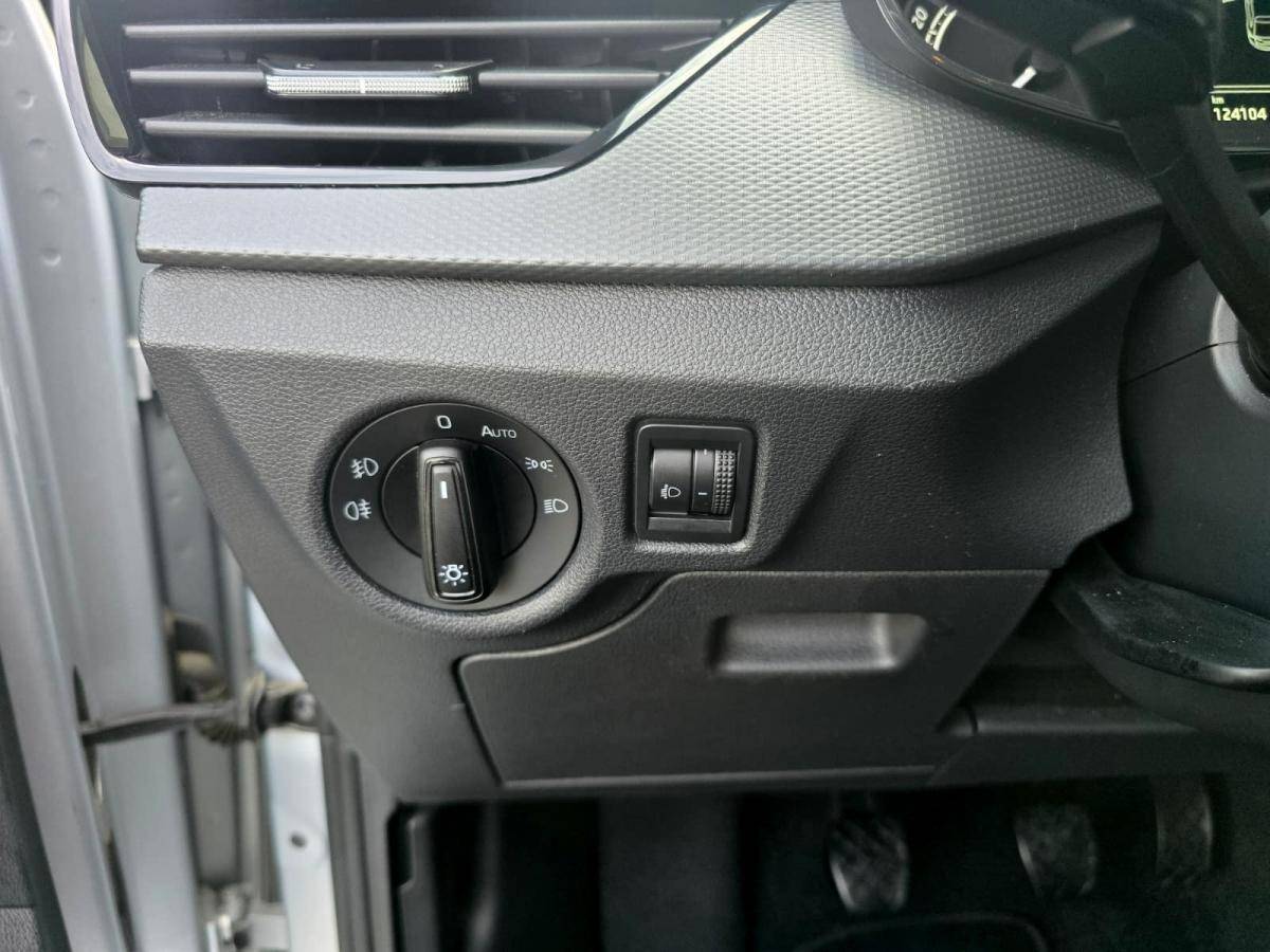 skoda-scala-2023-gasolina-999cc