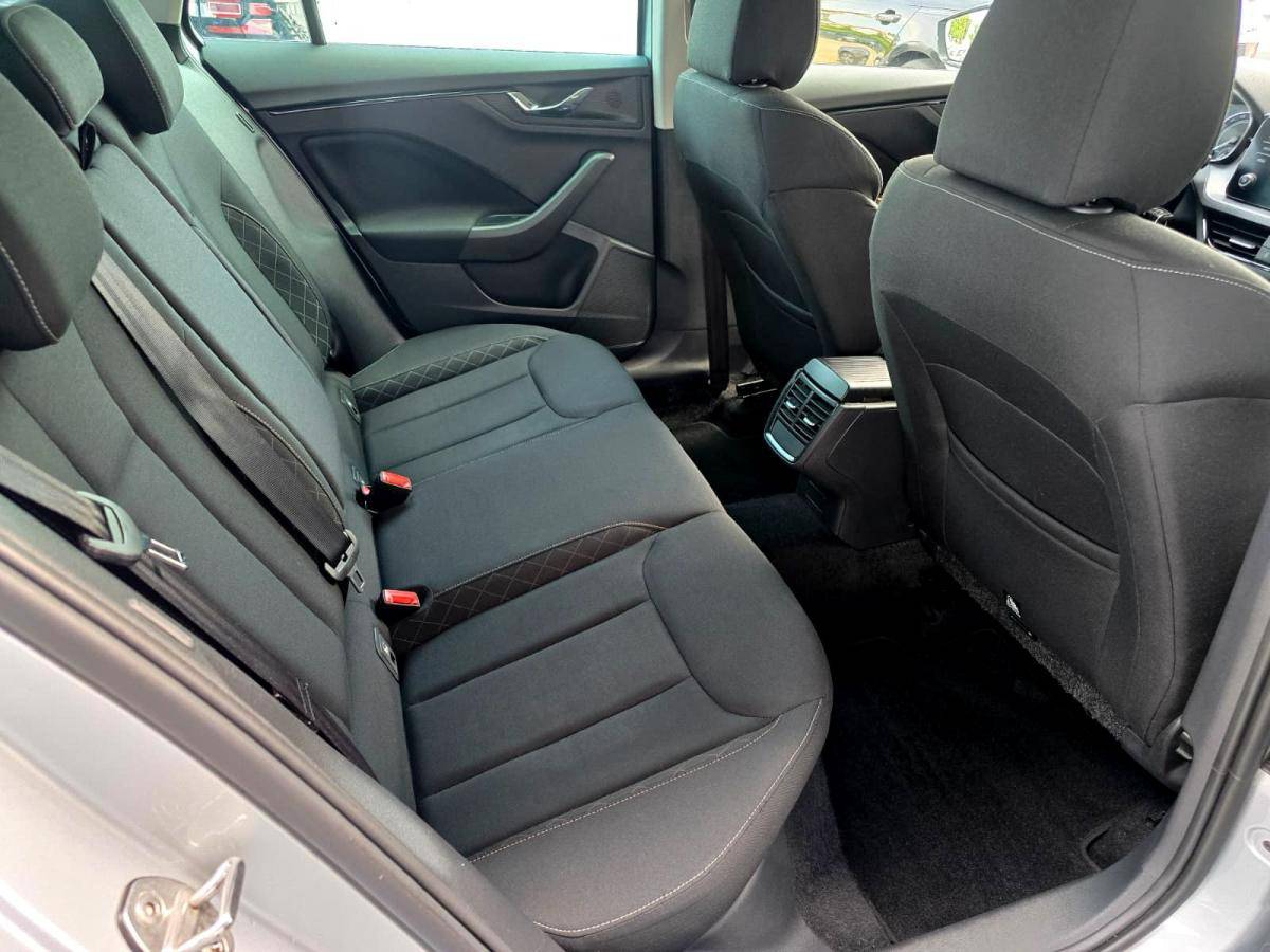 skoda-scala-2023-gasolina-999cc