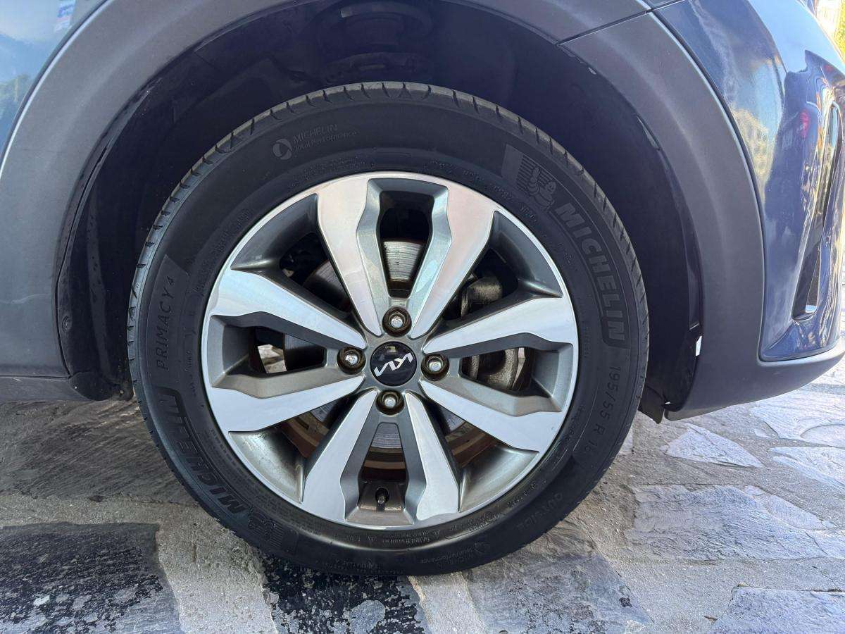 kia-stonic-2023-gasolina-1197cc