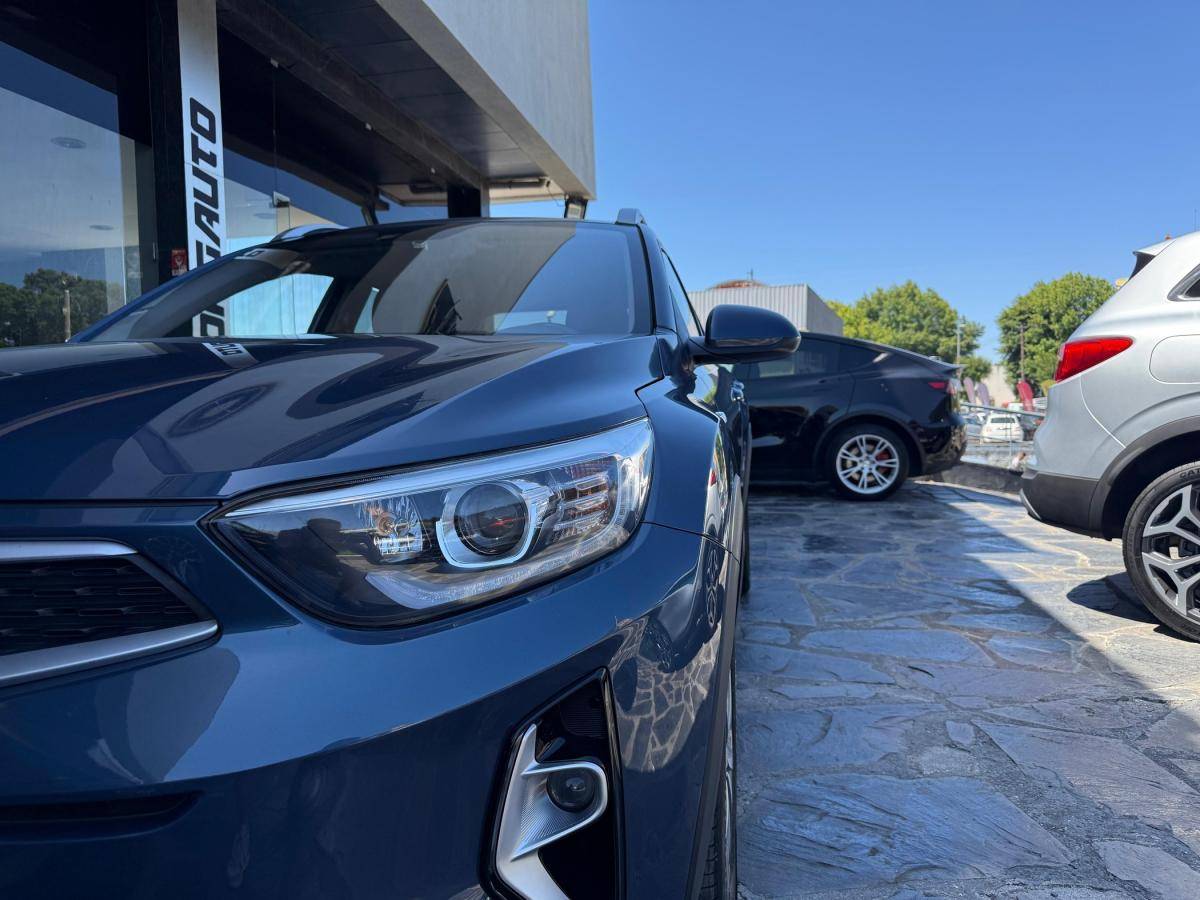 kia-stonic-2023-gasolina-1197cc