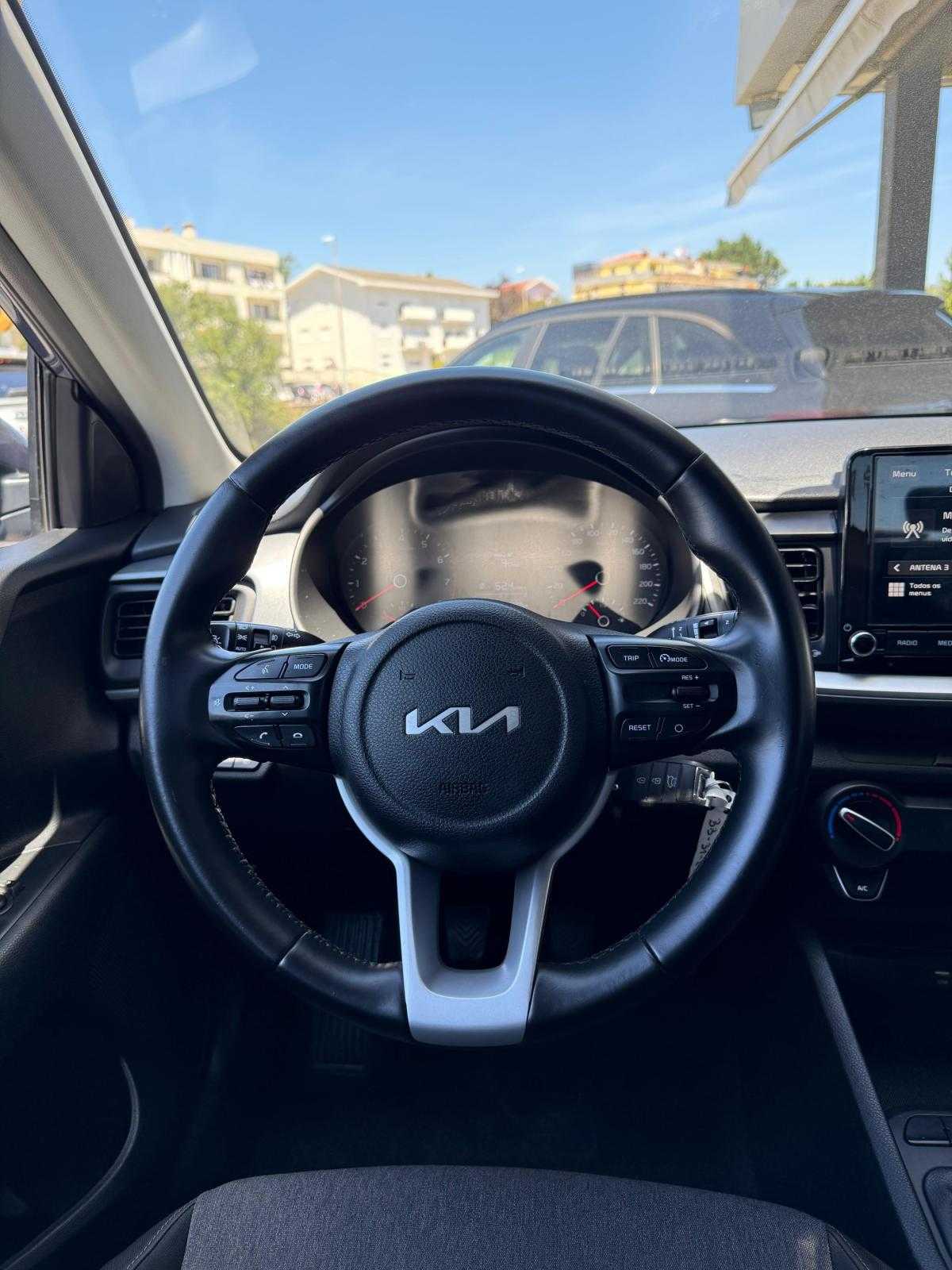 kia-stonic-2023-gasolina-1197cc