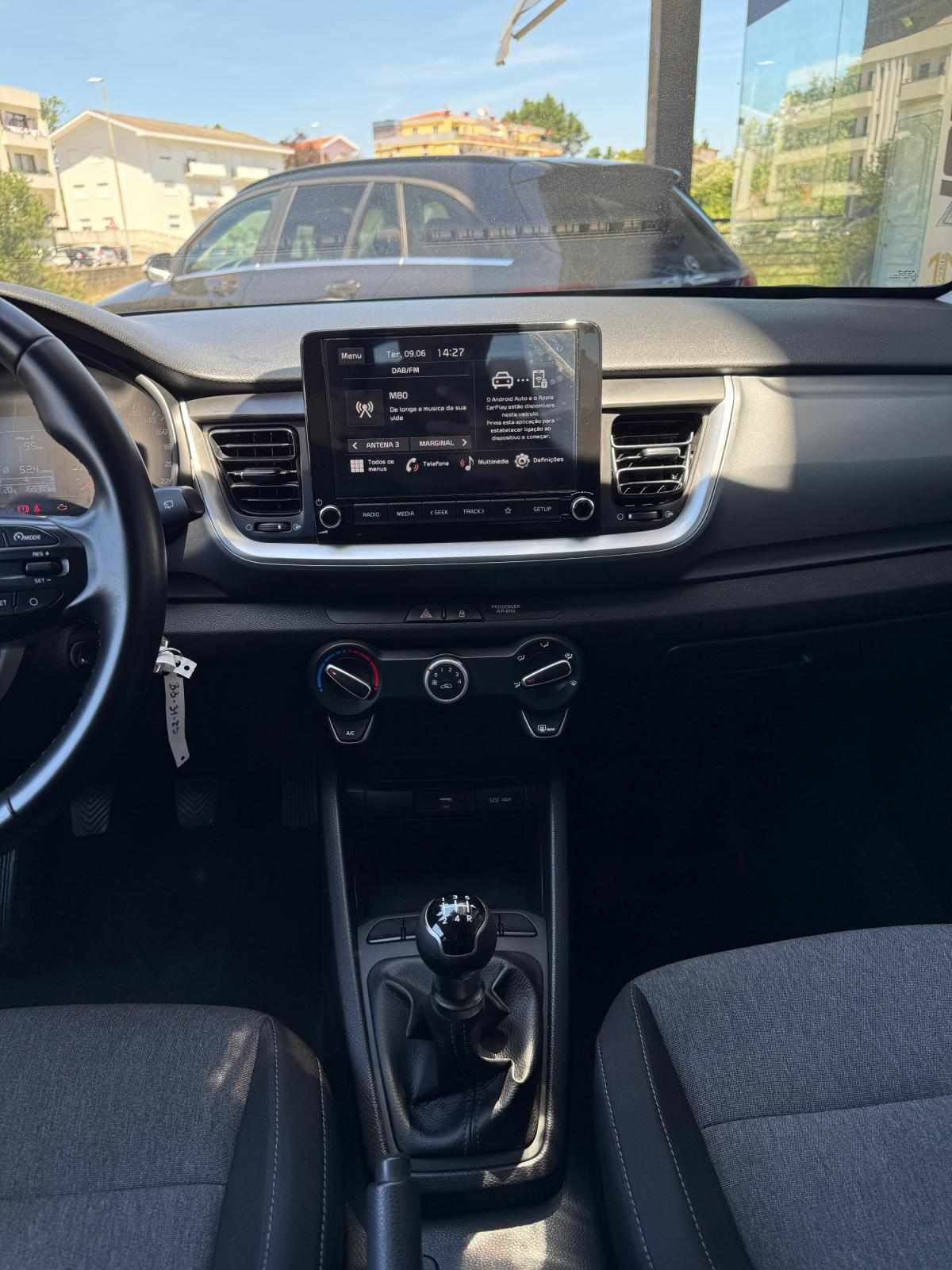 kia-stonic-2023-gasolina-1197cc