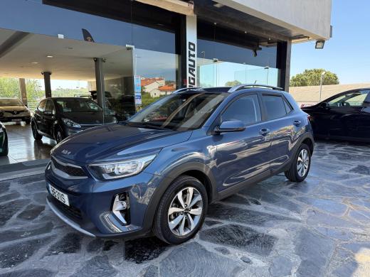 kia-stonic-2023-gasolina-1197cc