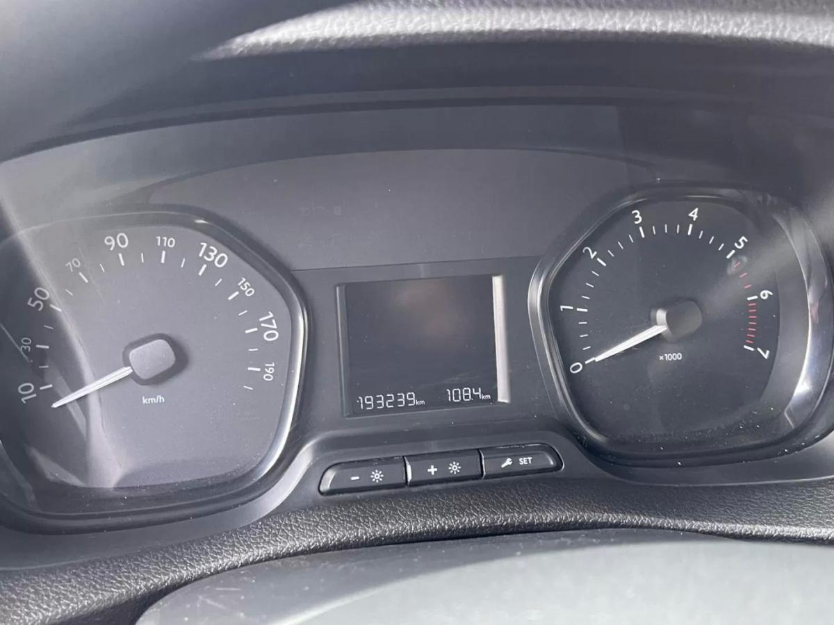 peugeot-expert-2021-diesel-1499cc